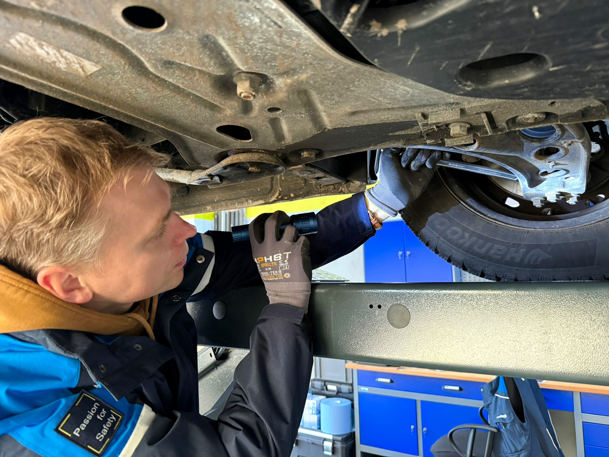 Achsschenkel prüfen